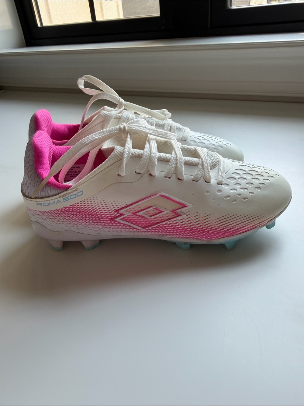LOTTO girls White, Pink & Blue Roma 500 Soccer Cleats - Picture 2 of 8